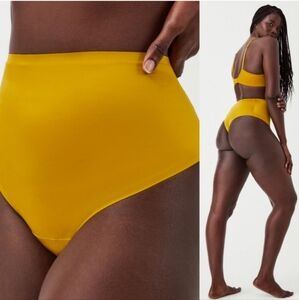 SPANX smooth™ Shaping Satin Thong in Dijon Size Small NWT